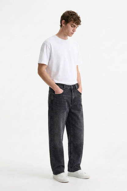 Men's Vintage Wash Relaxed Fit Straight-Leg Jeans